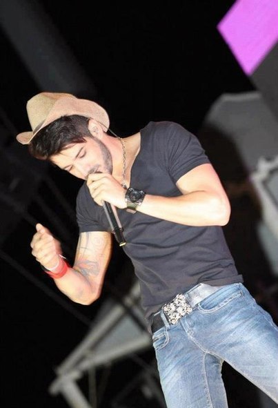 Gusttavo Lima ( ) /  - 15